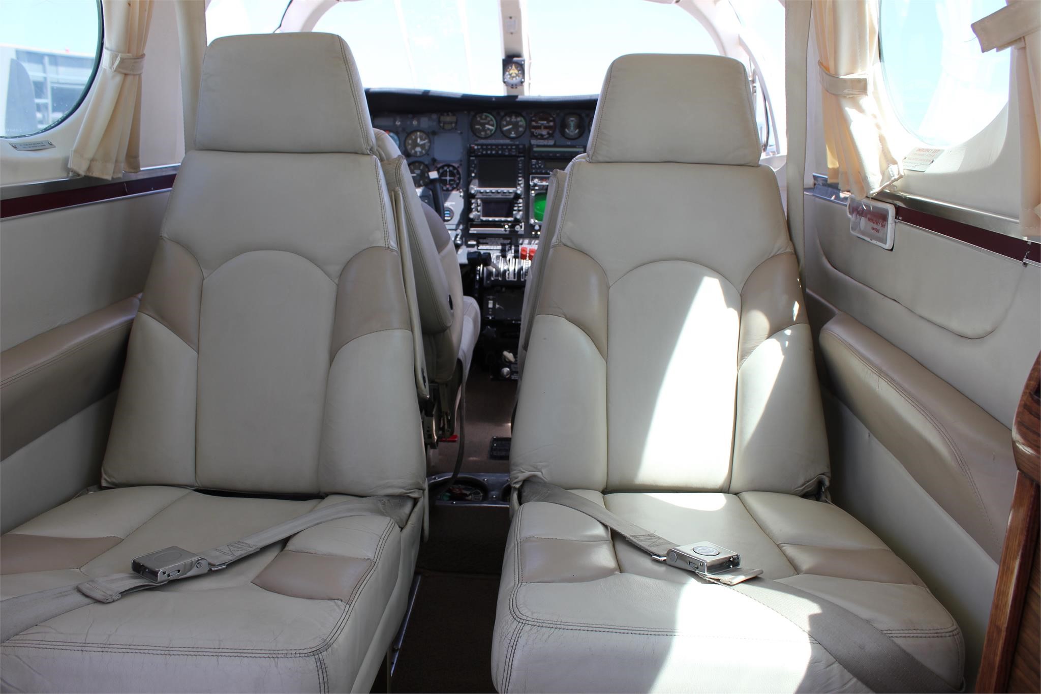 интерьер Cessna 340